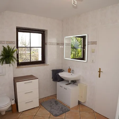 Panoramablick, Ruhiger Lage, 20 Min Nach Koeln Daire Overath